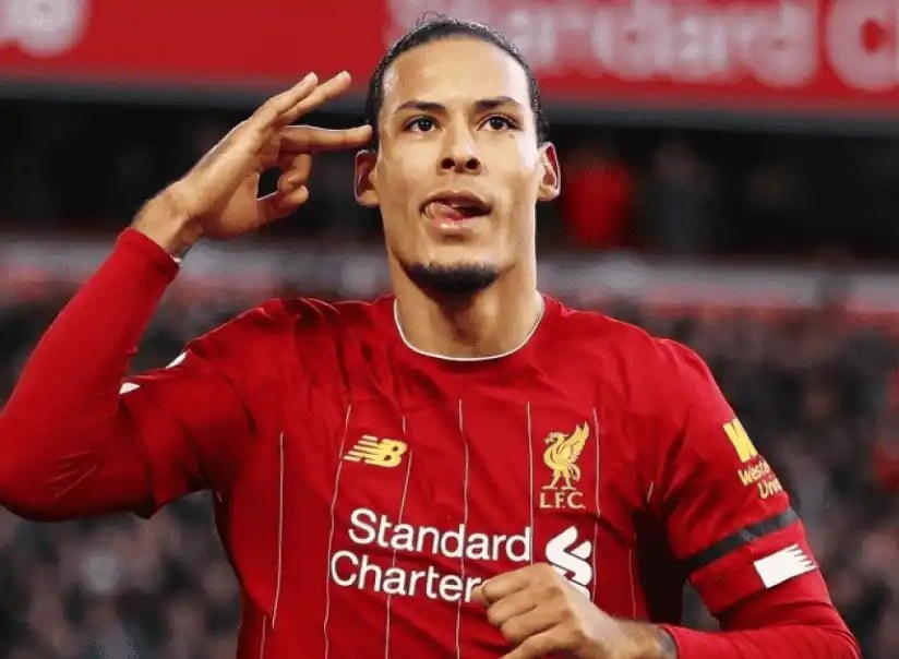 荷蘭後衛維吉爾·范戴克(Virgil van Dijk)球員照片