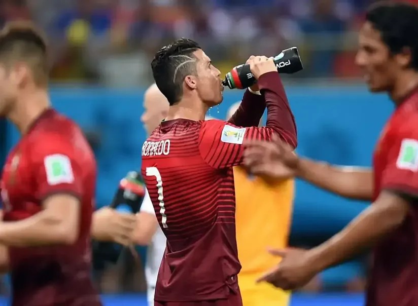 2026 World Cup players taking mandatory hydration break on the pitch